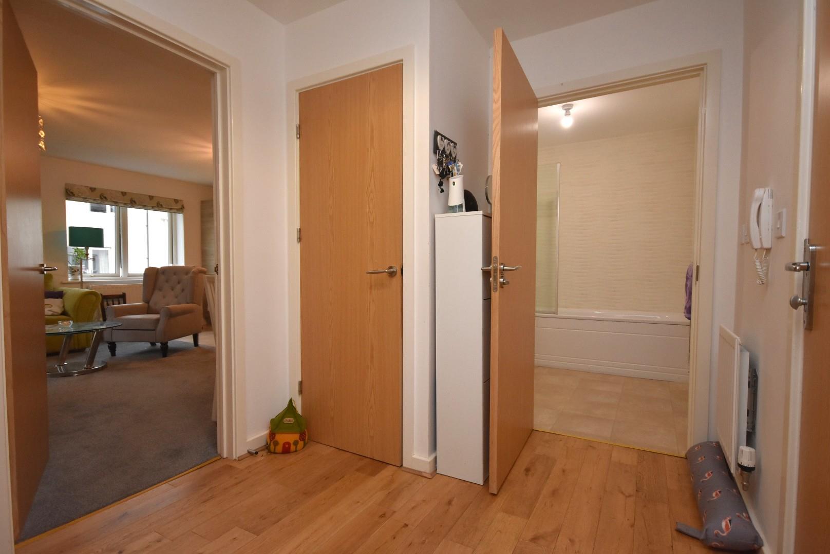 2 Wain Close, Penarth, CF64 1TJ